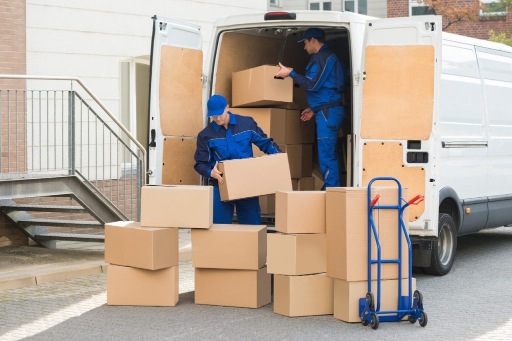 How Much Should You Tip Movers? Tipping Movers in 2021