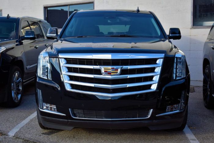 Large SUV, the kind of vehicle that usually costs more to ship than a sedan